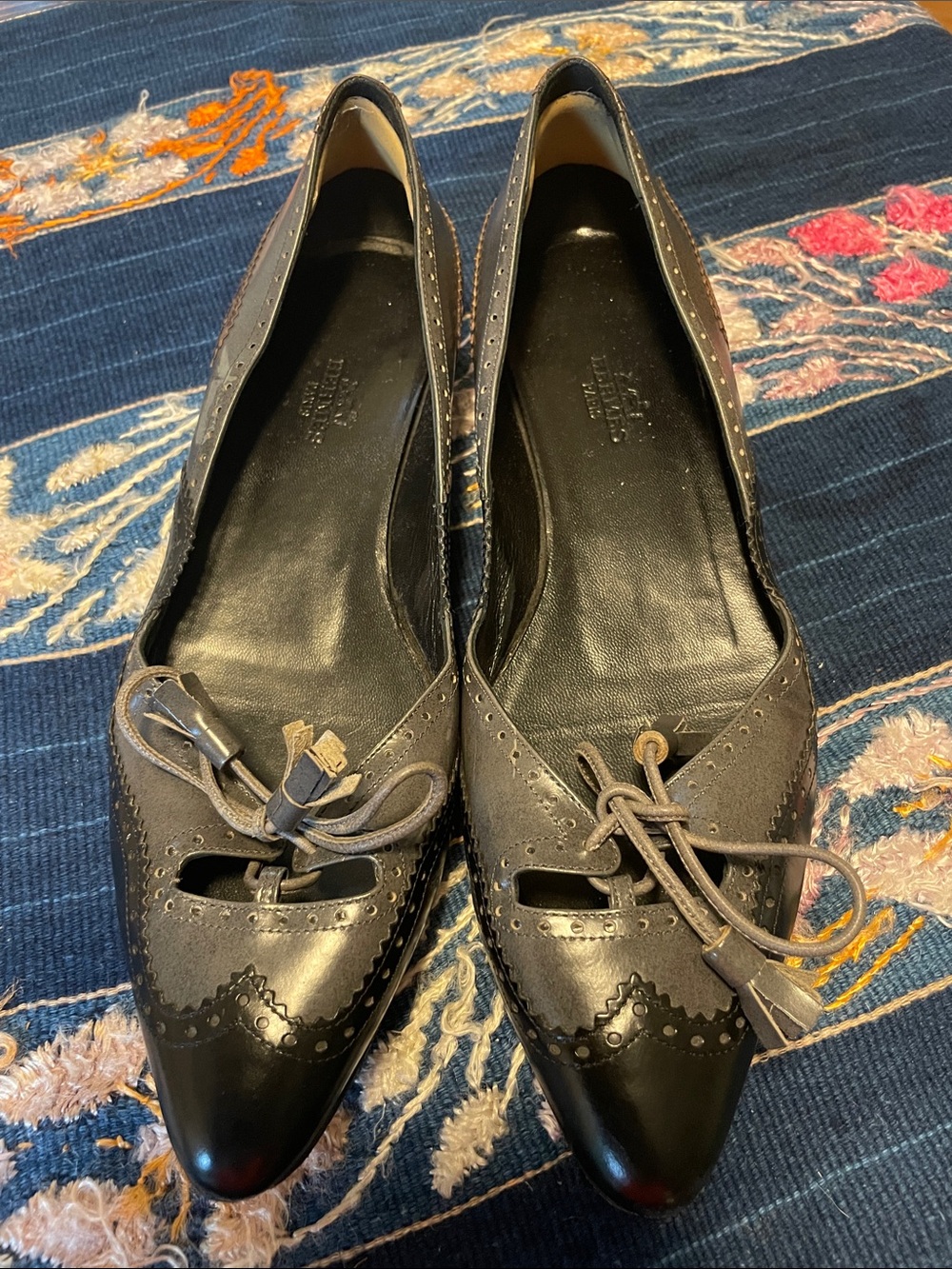 Hermes Two-Tone Black Gray Brogue Ballet Leather Flat Loafers D
Tassel Tie